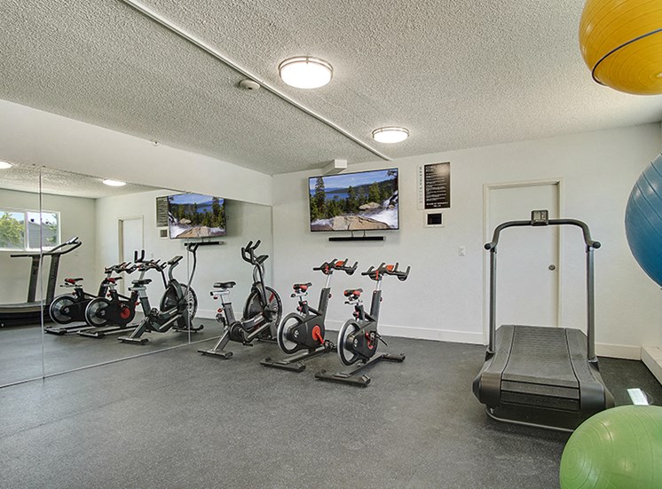 Gym  l Marinas Edge Apartments in Sparks NV